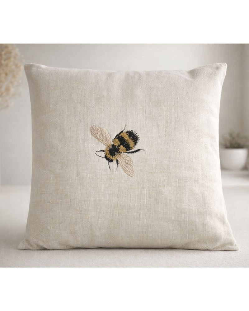 Coussin en chanvre ancien brodé Côté Couture Broderie