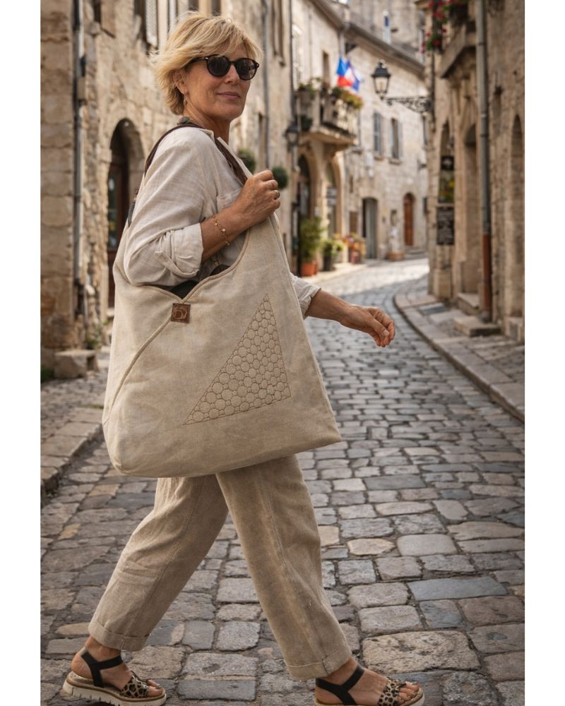 Sac Origami en Chanvre – Fait Main et Broderie Sashiko Côté Couture Broderie